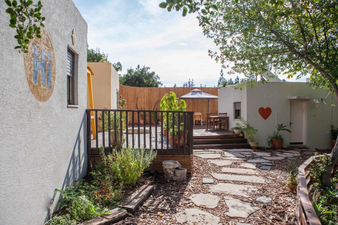 Connected Guest House Amirim Exterior foto